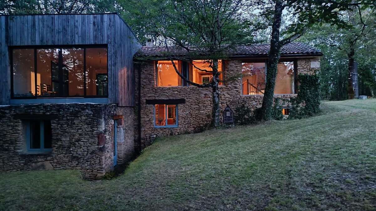 Maison Saint Leon Sur Vezere 5 pièce(s) 150.79 m2 - photo 9
