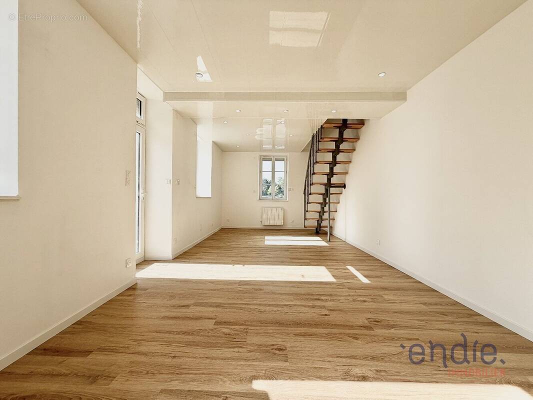 Appartement à GRAY