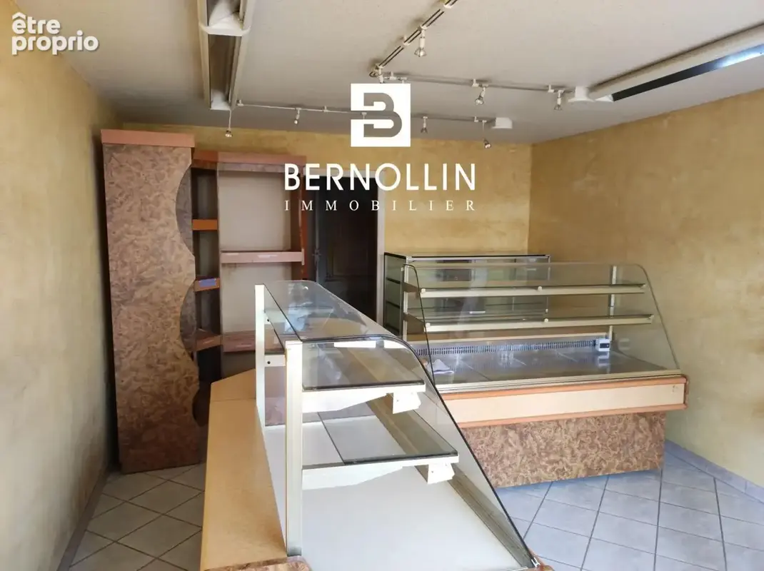 Ensemble immobilier au c?ur de Beaupont avec terrain et location de locaux - photo 19