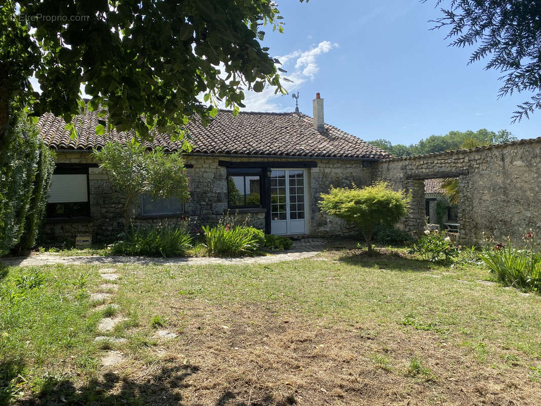 Maison à DIRAC