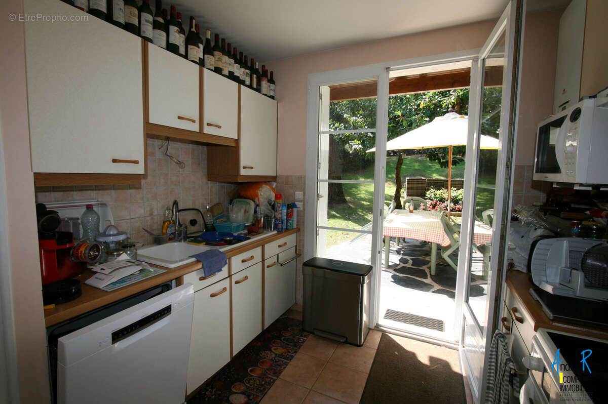 Villa en viager occupé, quartier de Vallières - photo 8
