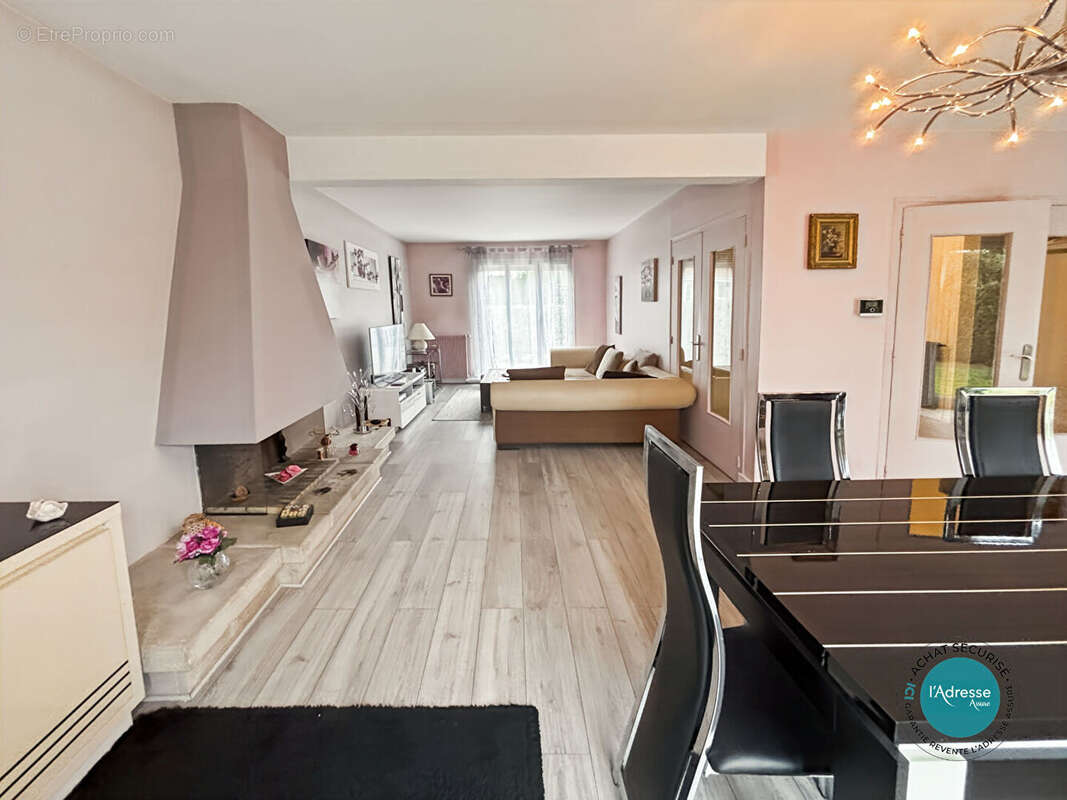 Maison à SAINTRY-SUR-SEINE