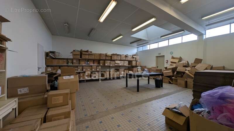 À vendre – Local d’activité/entrepôt 1460m2- Terrain 5738m2 - Proche RN12 - photo 8