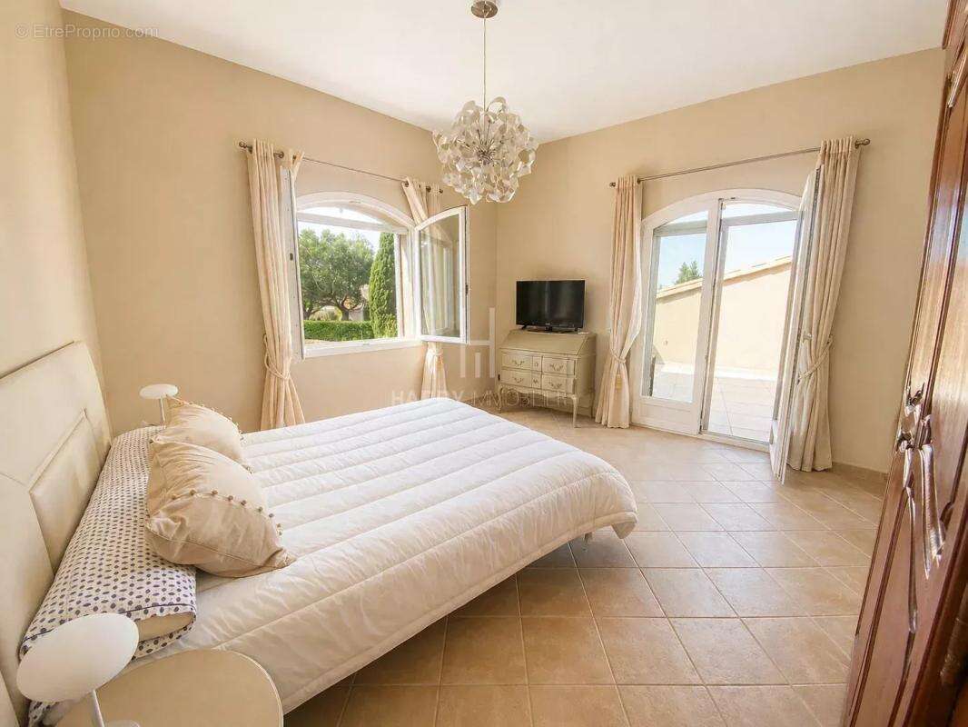 Maison à FONTVIEILLE