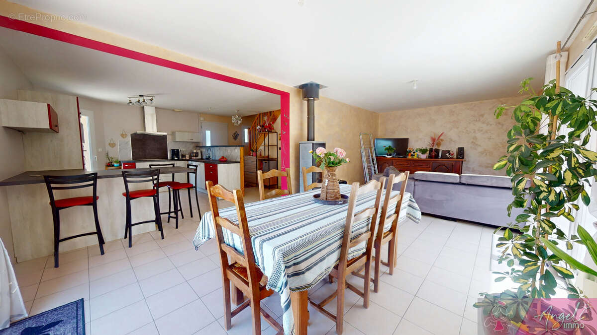 Maison romange sur terrain de 2427 m2 - photo 9