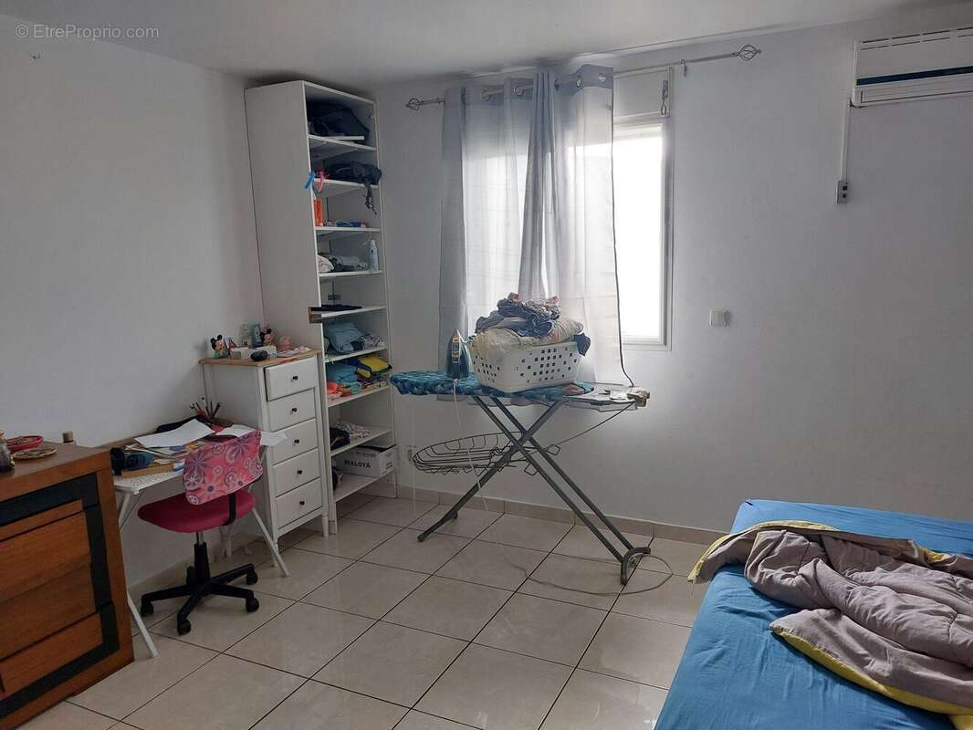Maison 200 m² à Saint-Denis  - photo 8