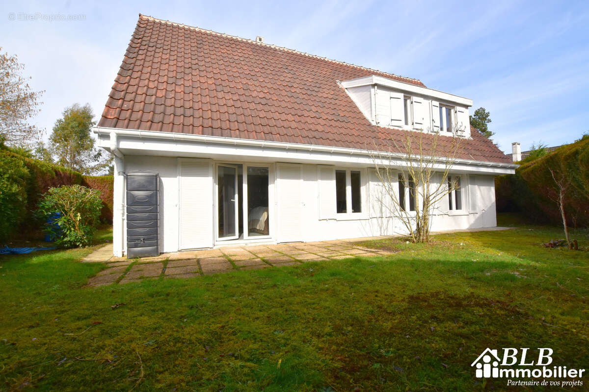 Maison à LES ESSARTS-LE-ROI