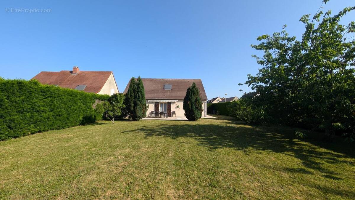 Maison à LONGECOURT-EN-PLAINE