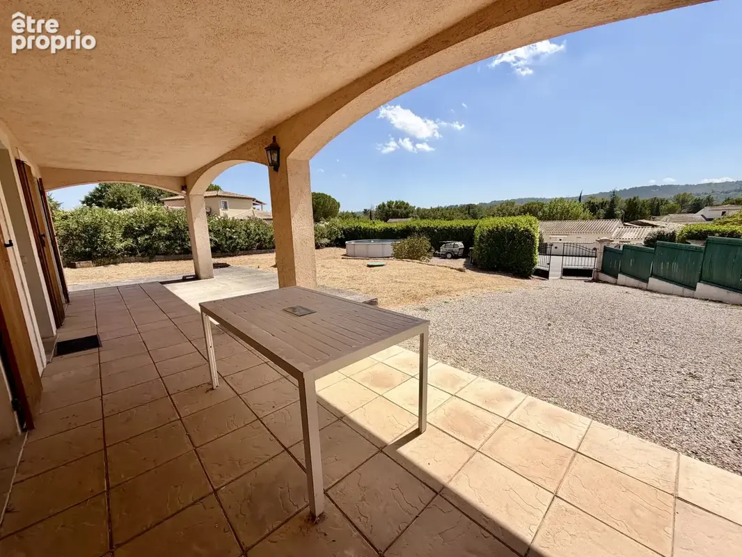 Villa mitoyenne d'un cote avec appartement independant - photo 5
