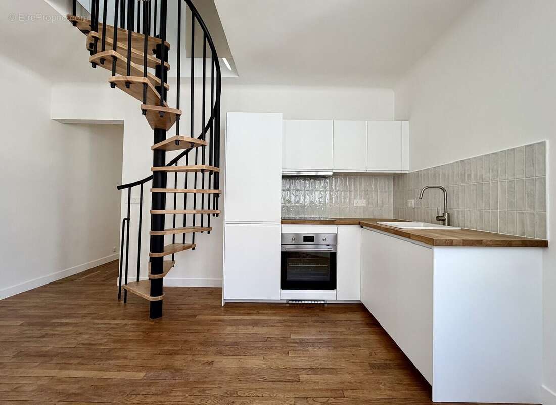 Appartement à PARIS-18E