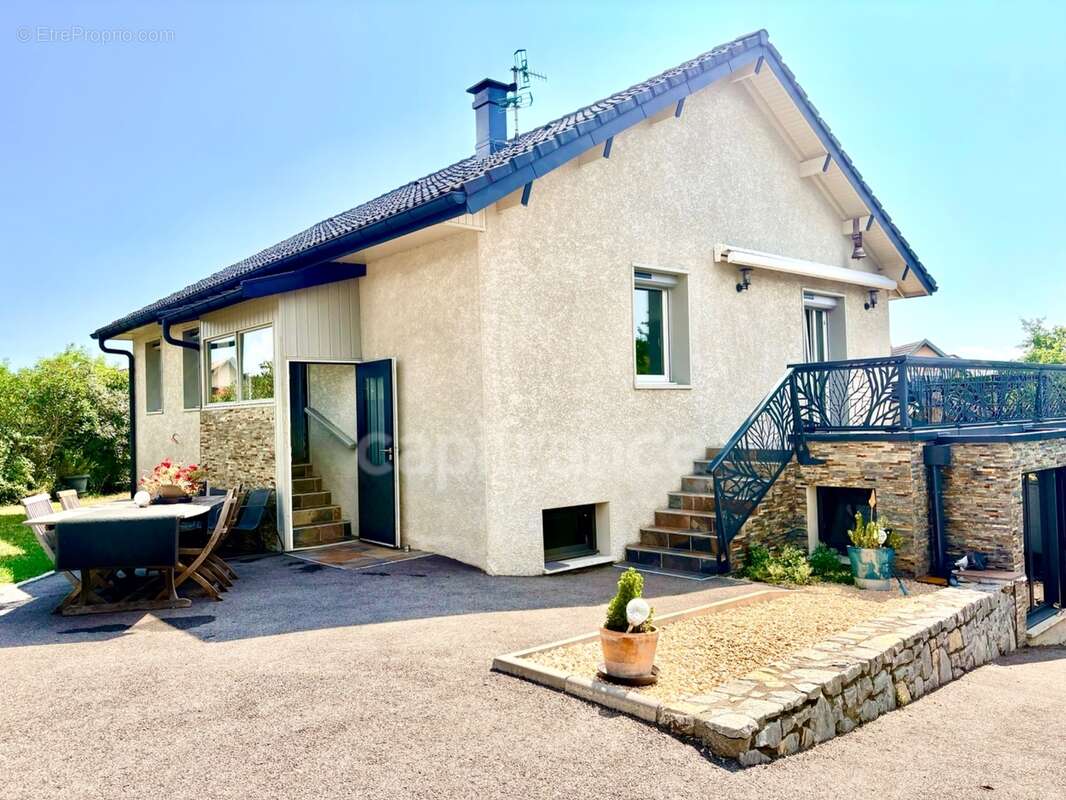  Belle villa de 181 m2 avec deux appartements indépendants - photo 3