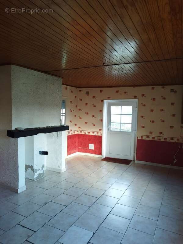 Maison à LA VILLENEUVE