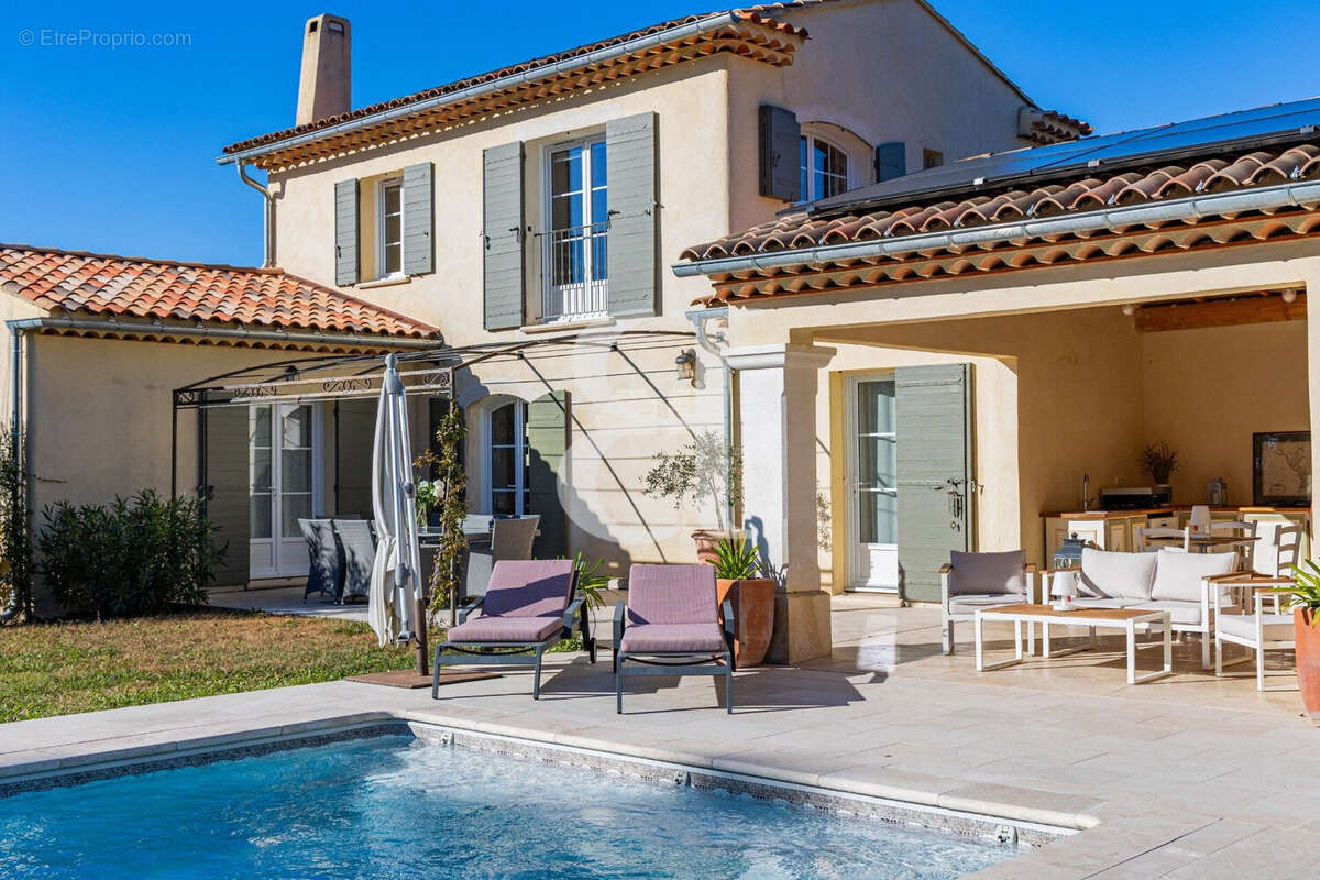 Maison à SAUMANE-DE-VAUCLUSE