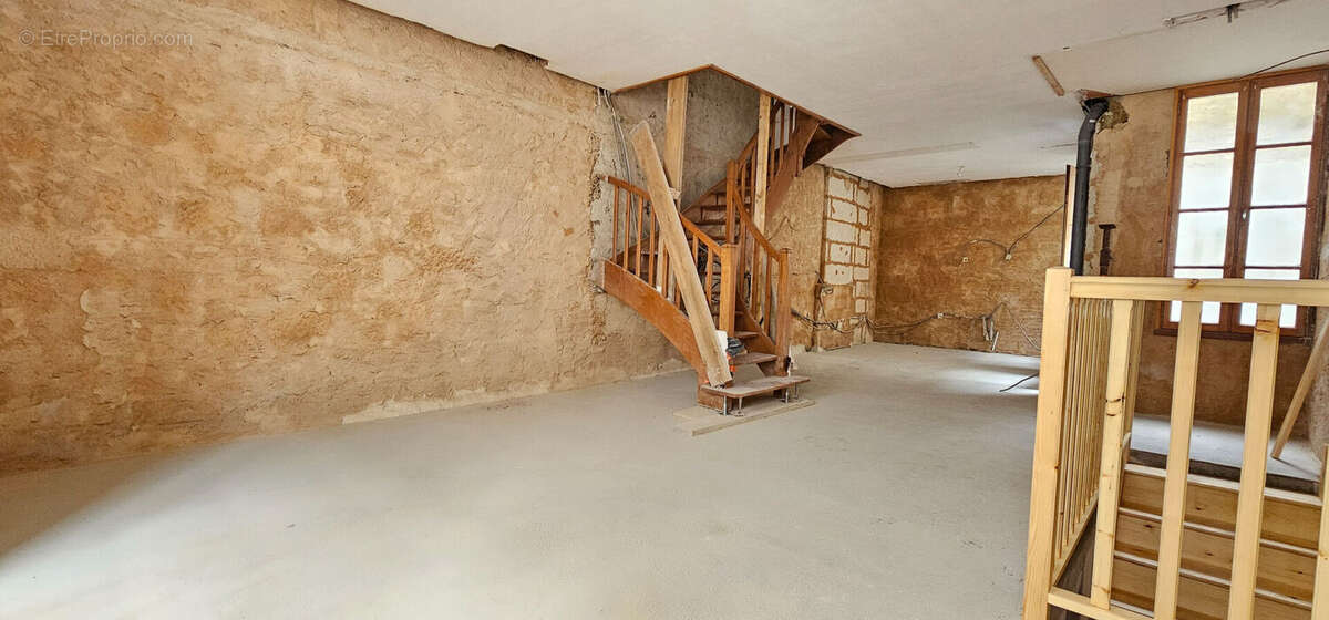 Appartement à SAINTES