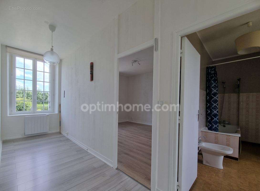 Maison en pierre - 4 pièces - 110m² - A proximité immédiate de l'axe Tinchebray / Flers - photo 14