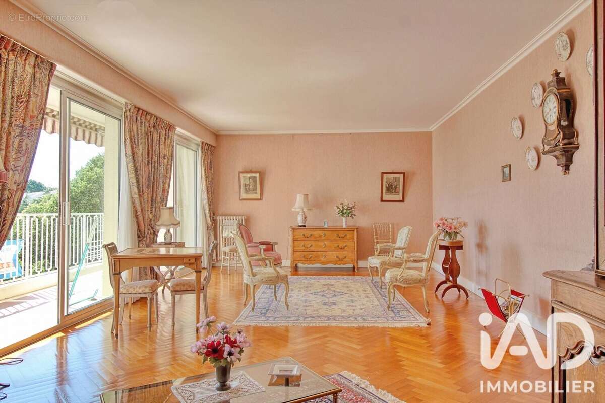 Photo 2 - Appartement à AVRILLE