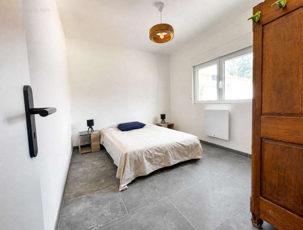 Maison de 10 pièces de 200 m² à Bourges - photo 4