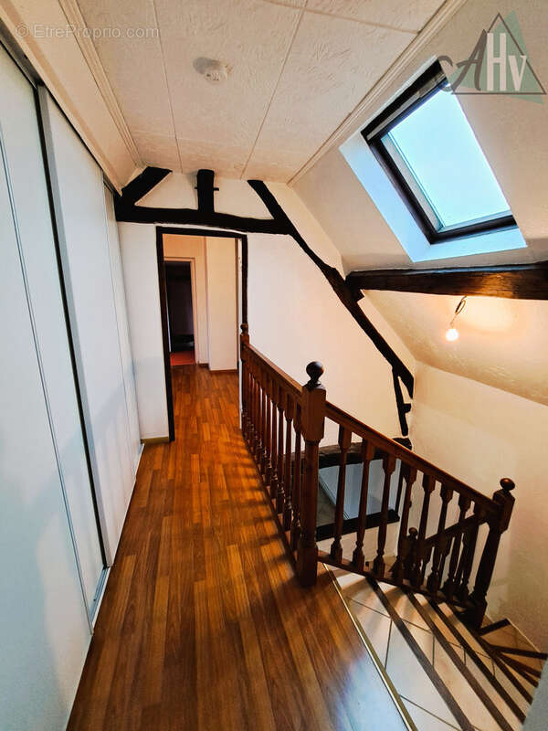 Maison à THORIGNY-SUR-OREUSE