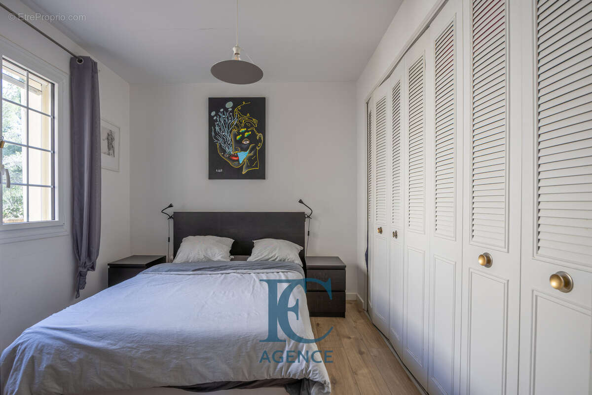 Appartement à SAINT-CYR-SUR-MER