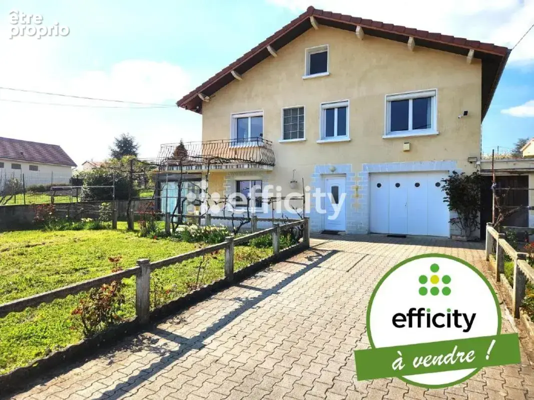 Maison 129 m² à Saint-Martin-La-Plaine  - photo 2