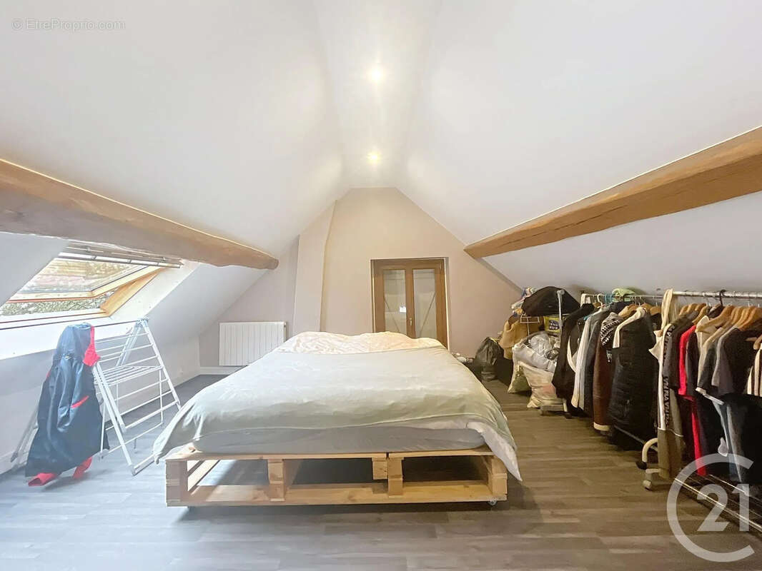 Maison à LAVAL-EN-BRIE