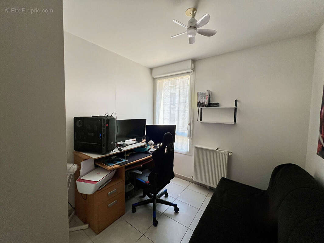 Appartement à MARSEILLE-1E