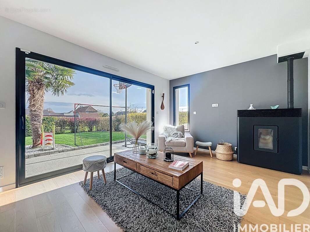 Photo 2 - Maison à ISNEAUVILLE