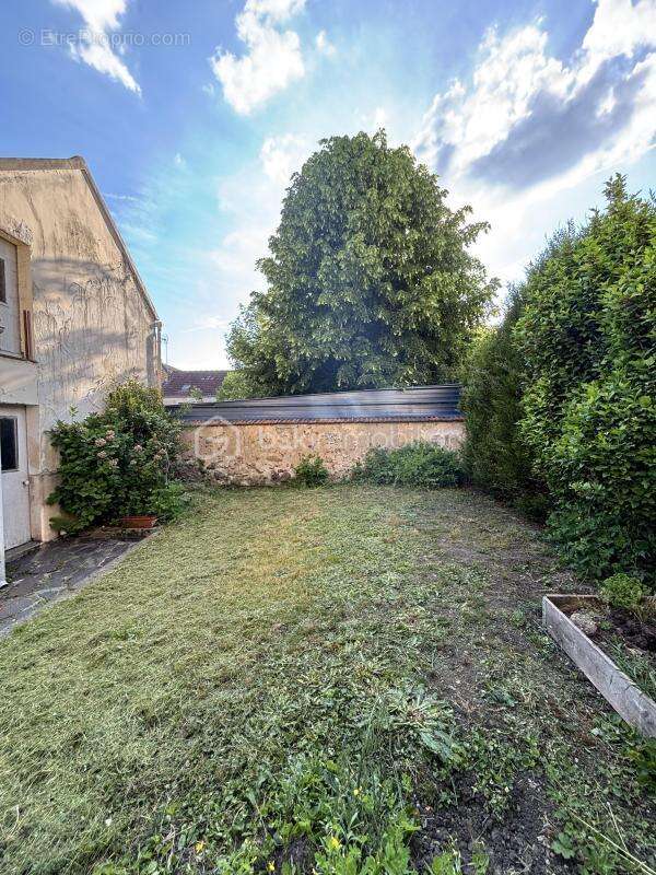 Maison à CHARLY