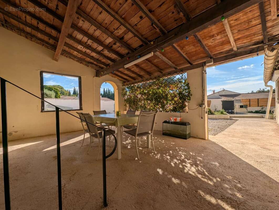 Villa 3 chambres plain-pied avec piscine et dépendance - photo 13