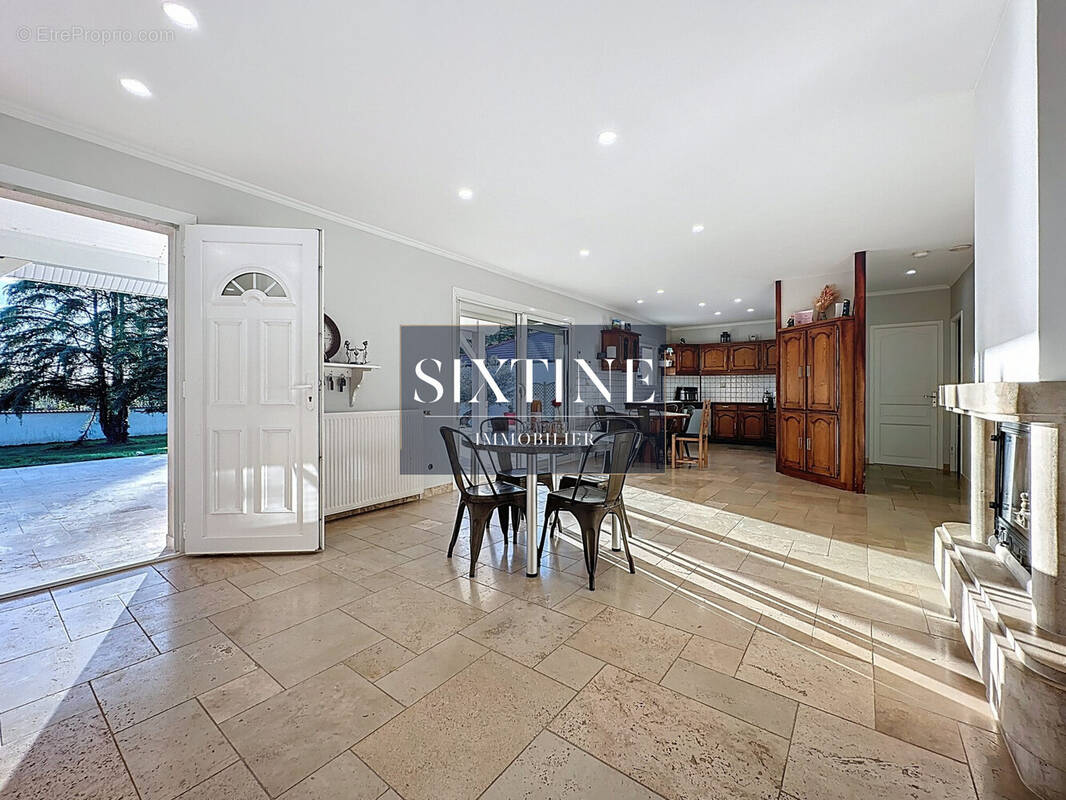 Maison à SAINT-VULBAS