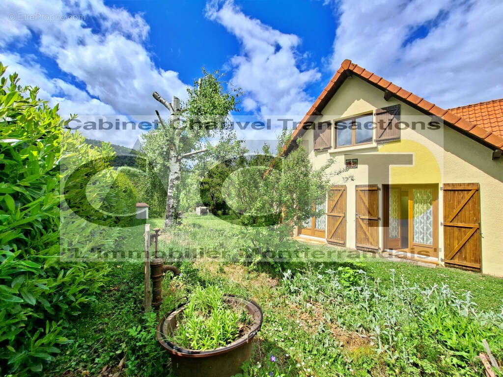 Maison à CEYRAT