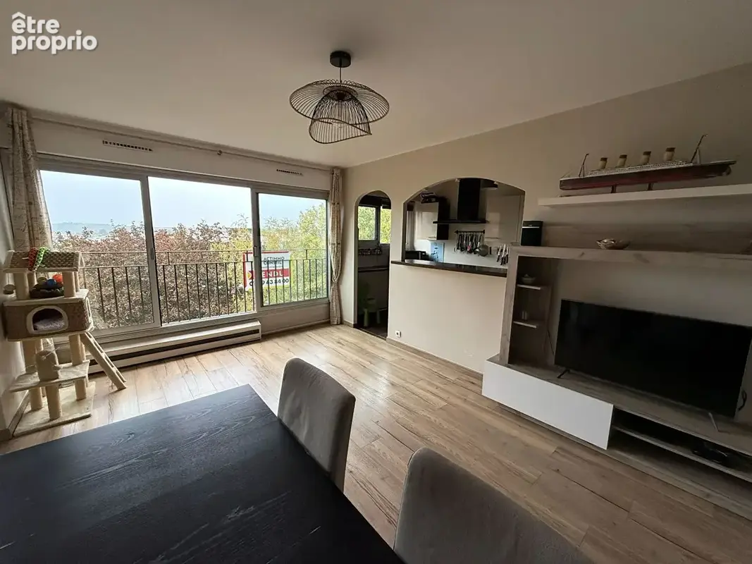 Spacieux et lumineux F4 avec vue dégagée, balcon, cave, 2 parkings - photo 3