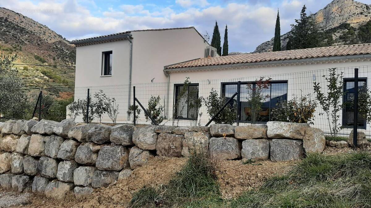 Maison à BUIS-LES-BARONNIES