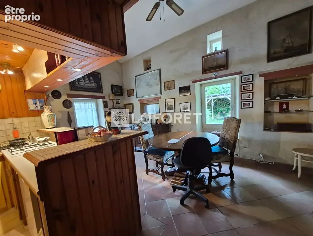Maison en pierre avec garage, dépendances et vaste terrain au calme - photo 6