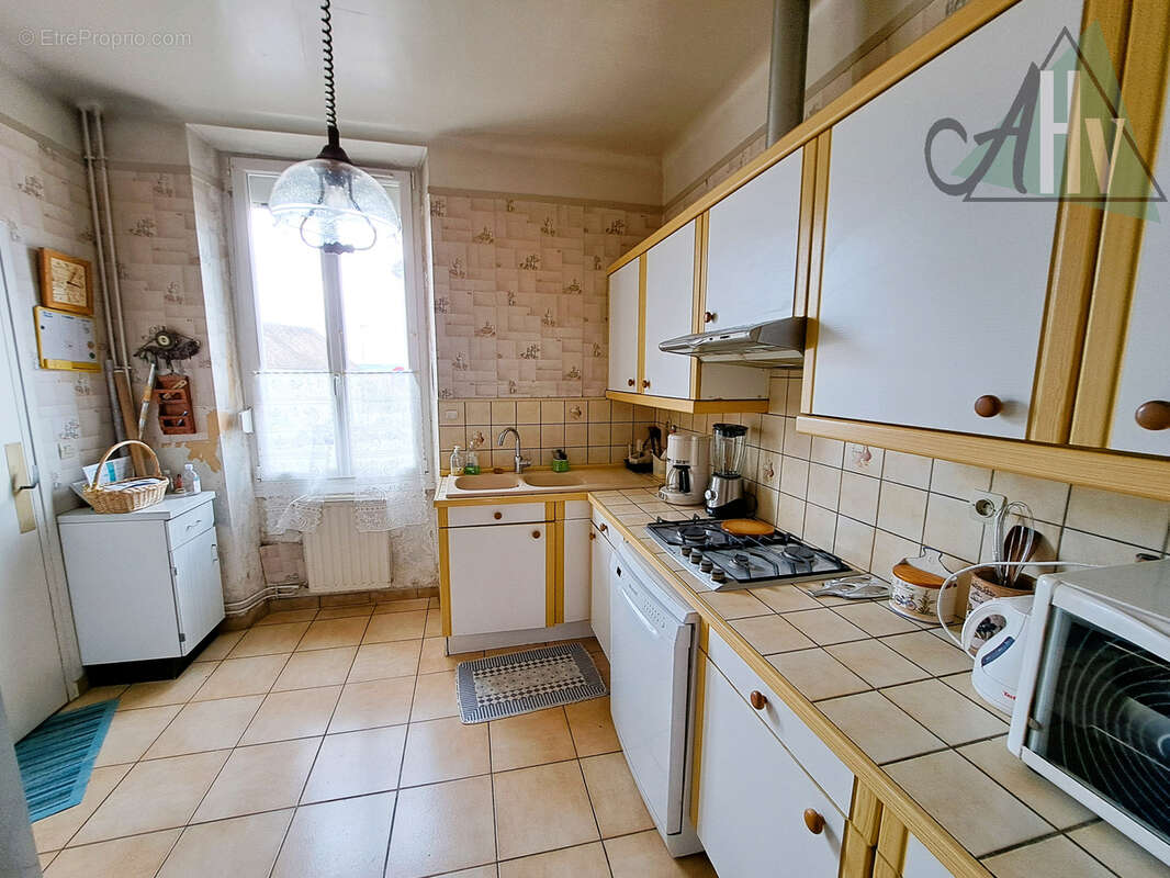 PROCHE PONT SUR YONNE (89) - Maison de 103 m2 avec 3 chambres, grange et jardin de 830 m2. - photo 6