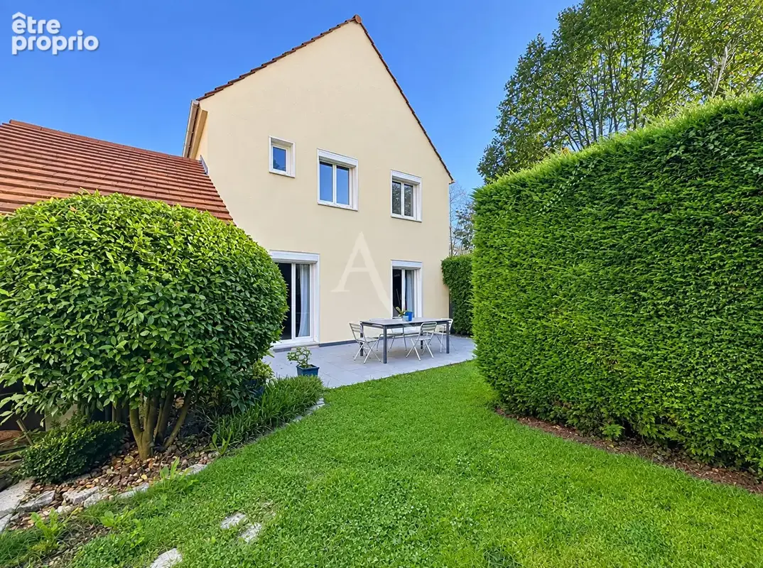 Photo Maison à Jouy-Le-Moutier au prix de 379 900€