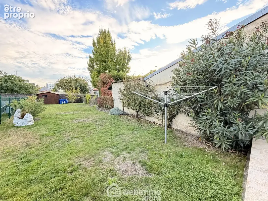Avec son jardin trés agréable