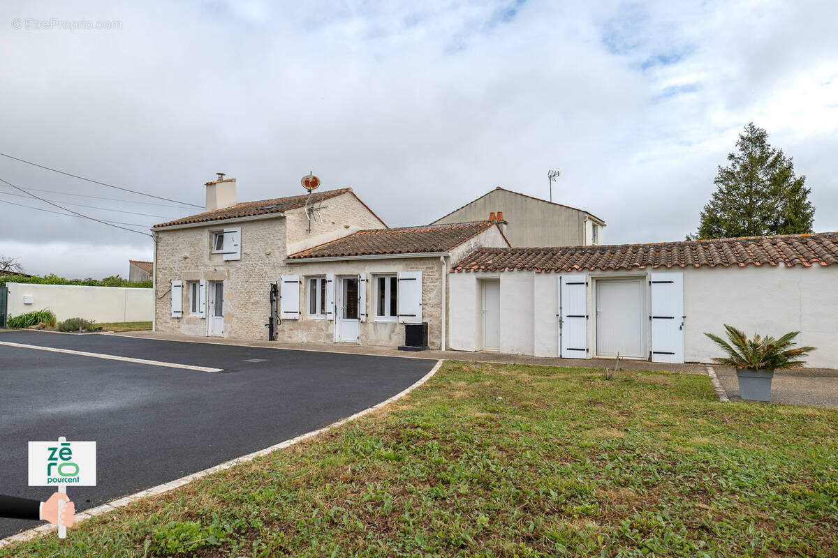 Maison à NALLIERS
