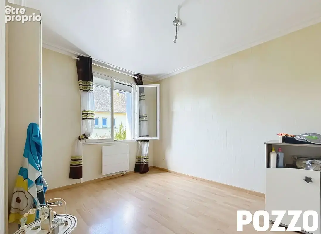 A Vendre - Pontorson - Maison sur sous-sol  6 pièce(s) 100 m² - photo 8