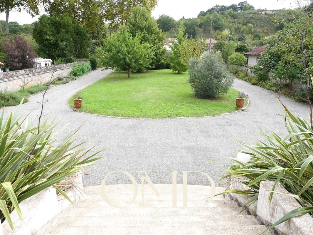 Maison à MONTESQUIEU-VOLVESTRE