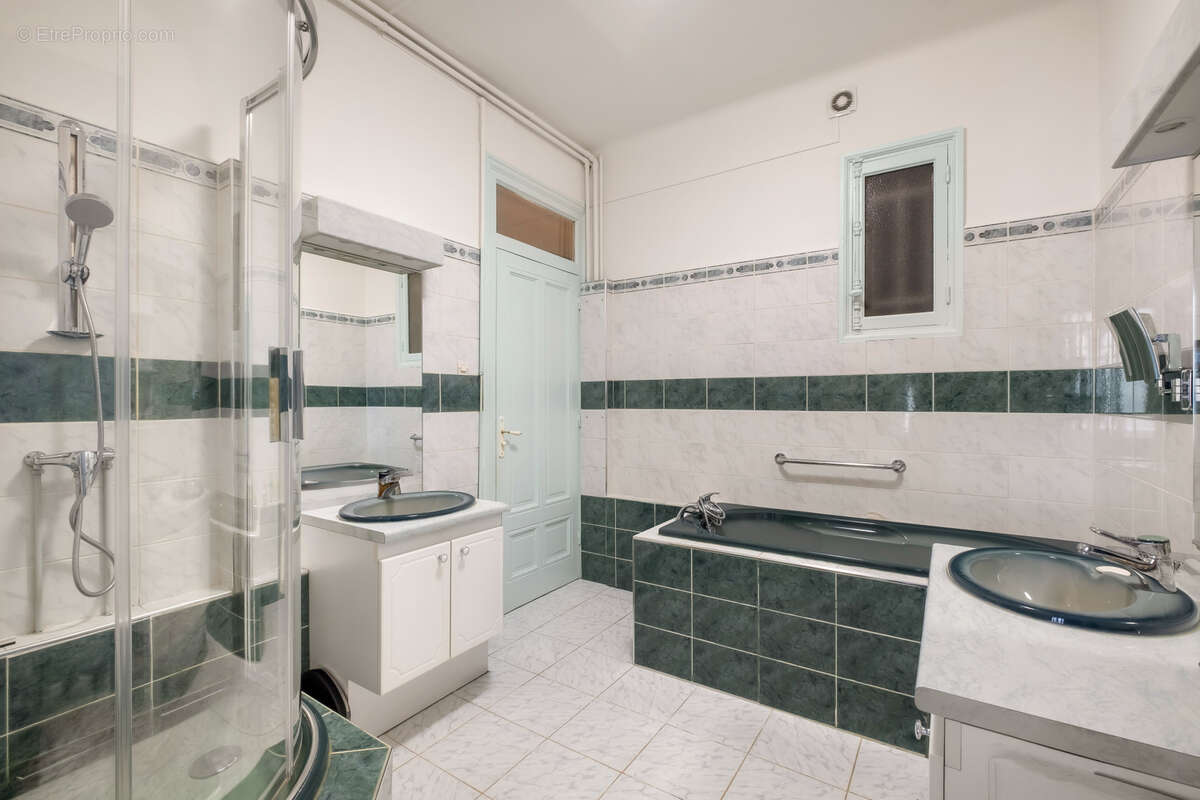 Appartement à LYON-6E