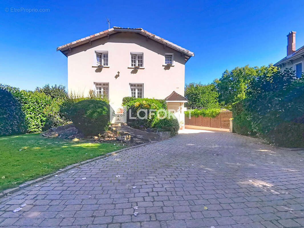 Maison à FLEURIEU-SUR-SAONE