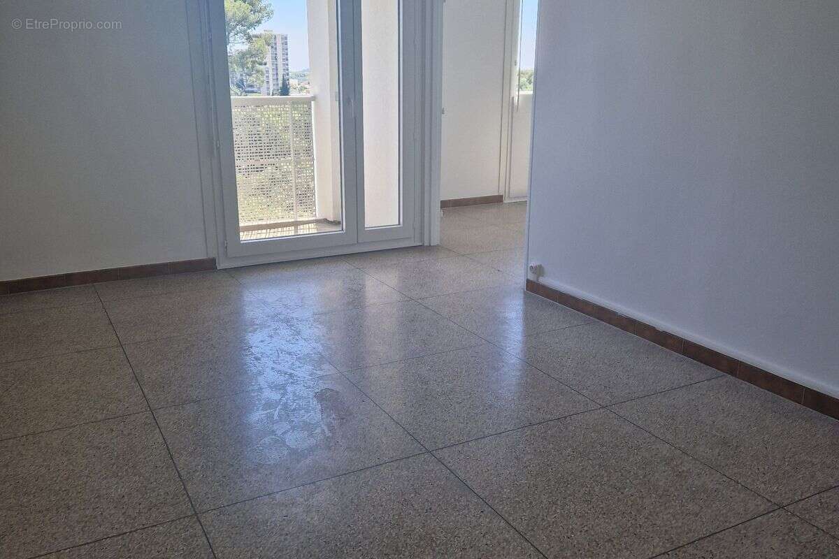 Appartement à MARSEILLE-9E