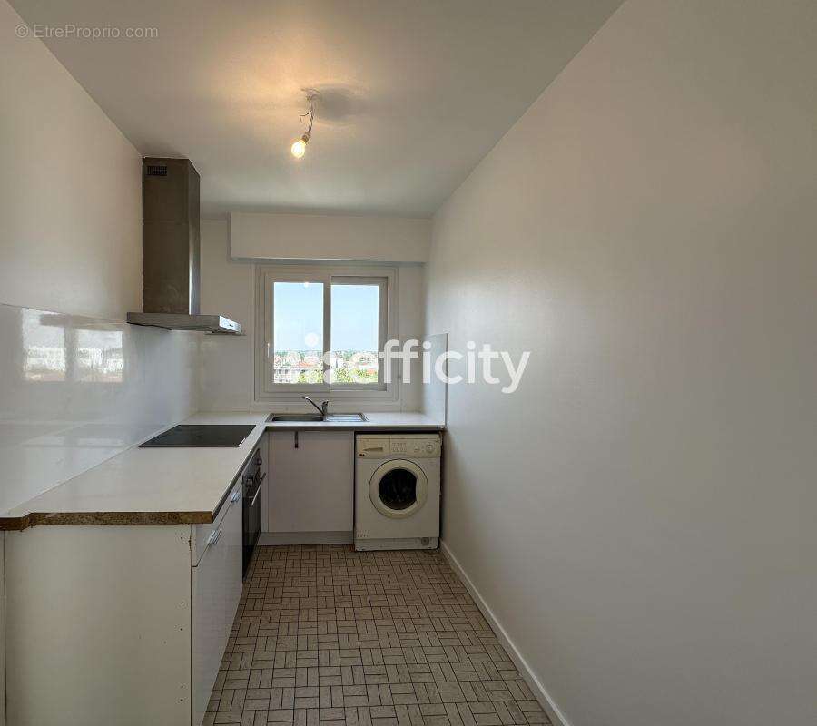 Appartement à LES PAVILLONS-SOUS-BOIS