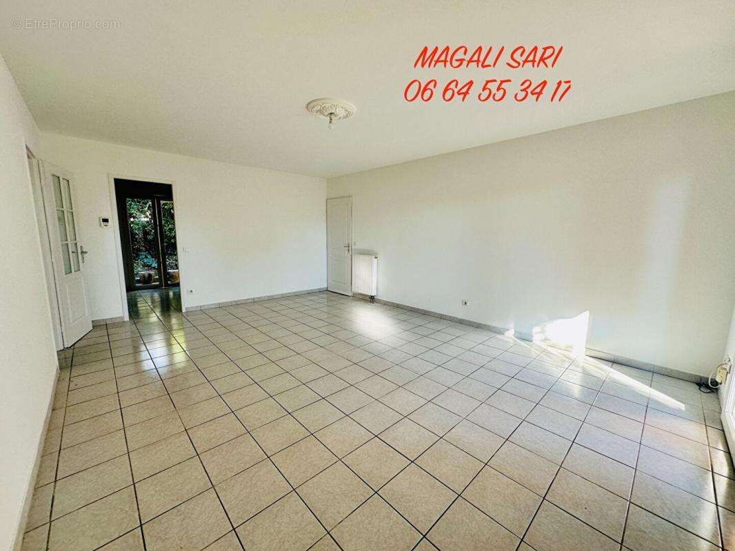 Maison à SAINT-HILAIRE-DE-BRETHMAS