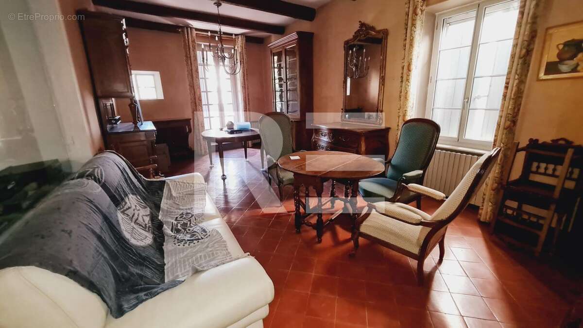 Maison à LEZAN