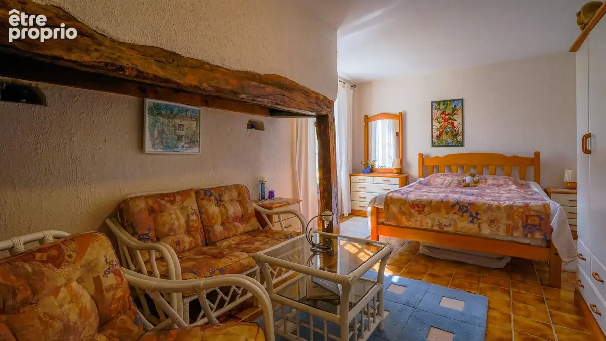Propriété équestre de caractère avec 5 hectares, piscine couverte et dépendances - photo 18