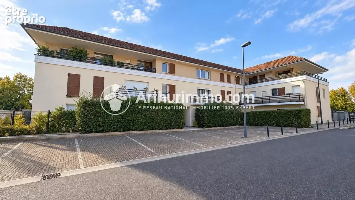Appartement à SAINT-PIERRE-DU-PERRAY