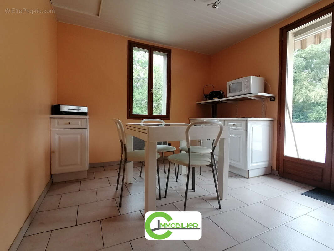 Maison à SEMUR-EN-VALLON