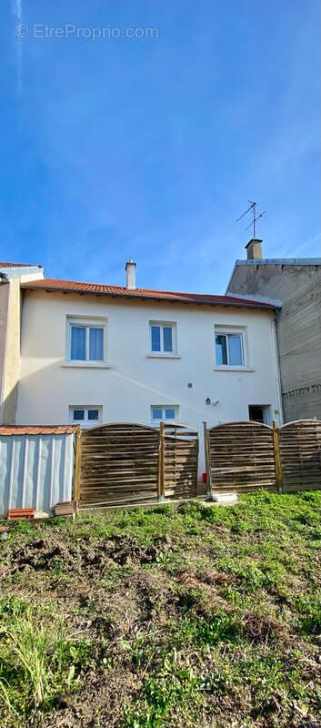 SOUS COMPROMIS -Maison agréable type T4/5 dans un quartier calme - photo 14